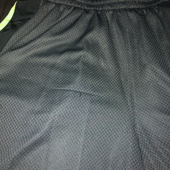 Nike Dri Fit Shorts - Picture 3 of 3